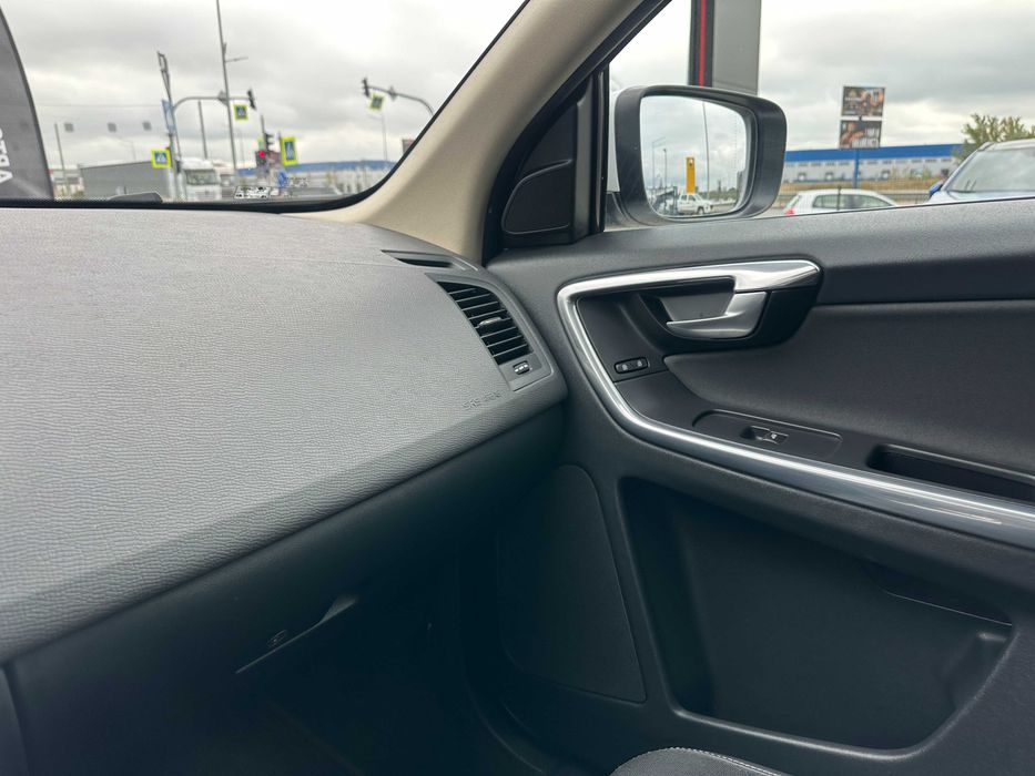 Volvo XC60  2012