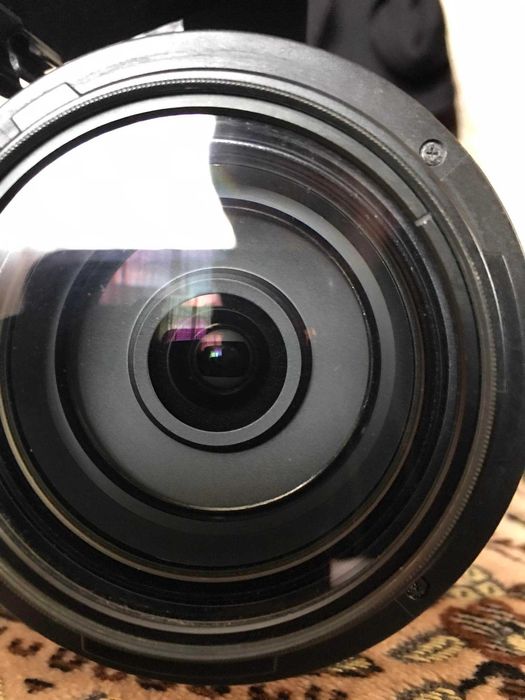 Відеокамера профі Sony HXR-NX3E