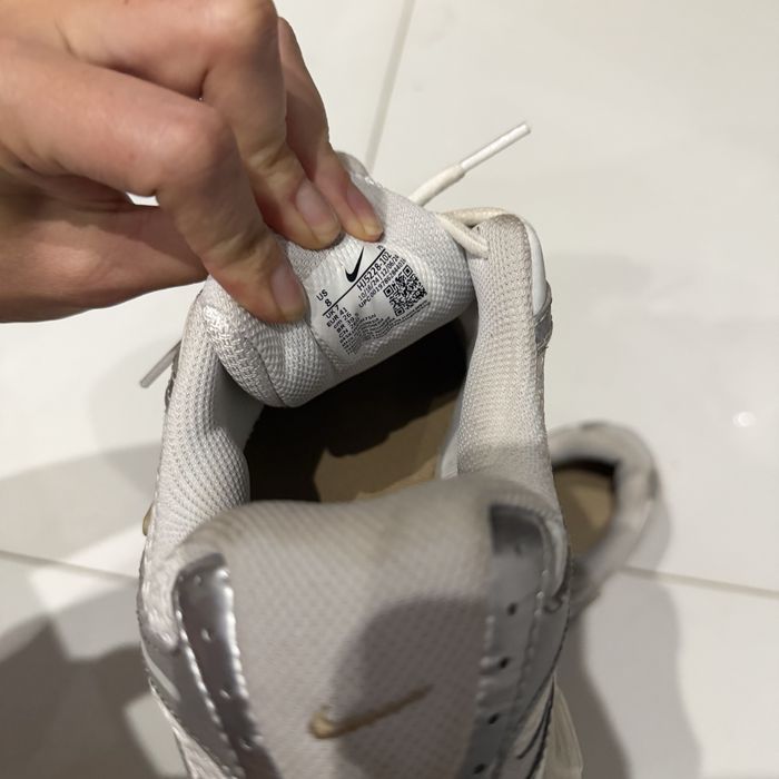 Кросівки чоловічі Nike V5 RNR HJ5228-102 р.41 біло-сірі