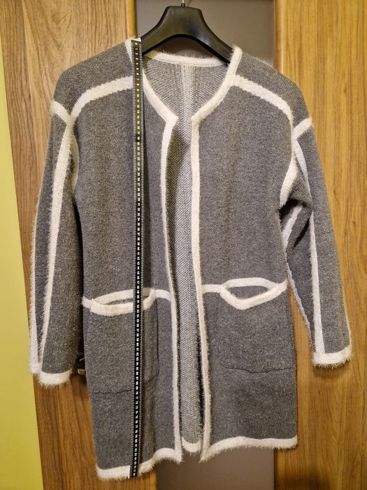 Długi ciepły sweter damski