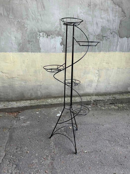 Напольная подставка для цветов