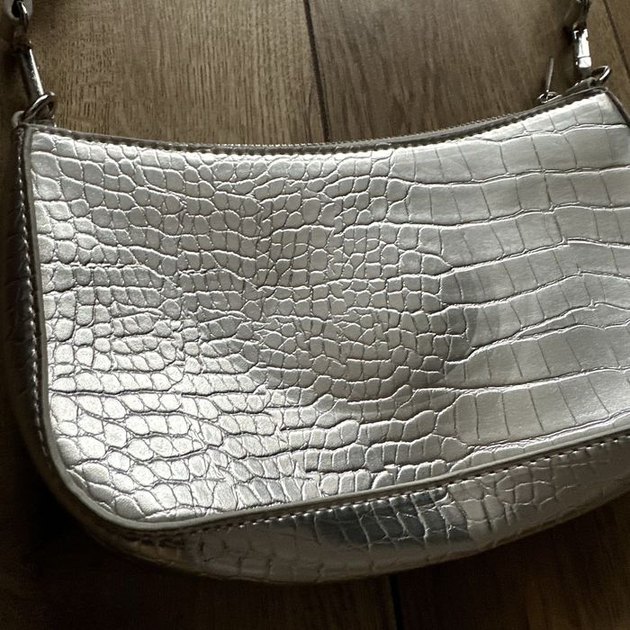 Torebka damska srebrna do reki