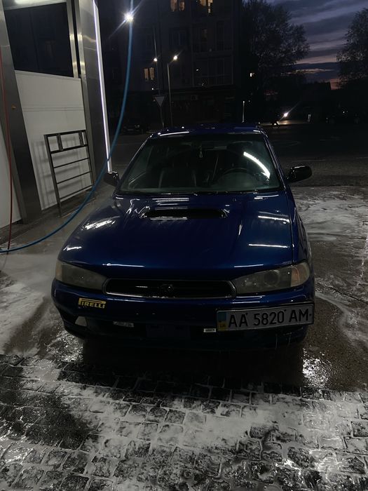 Субару Легаси 1995 автомат 2,5л