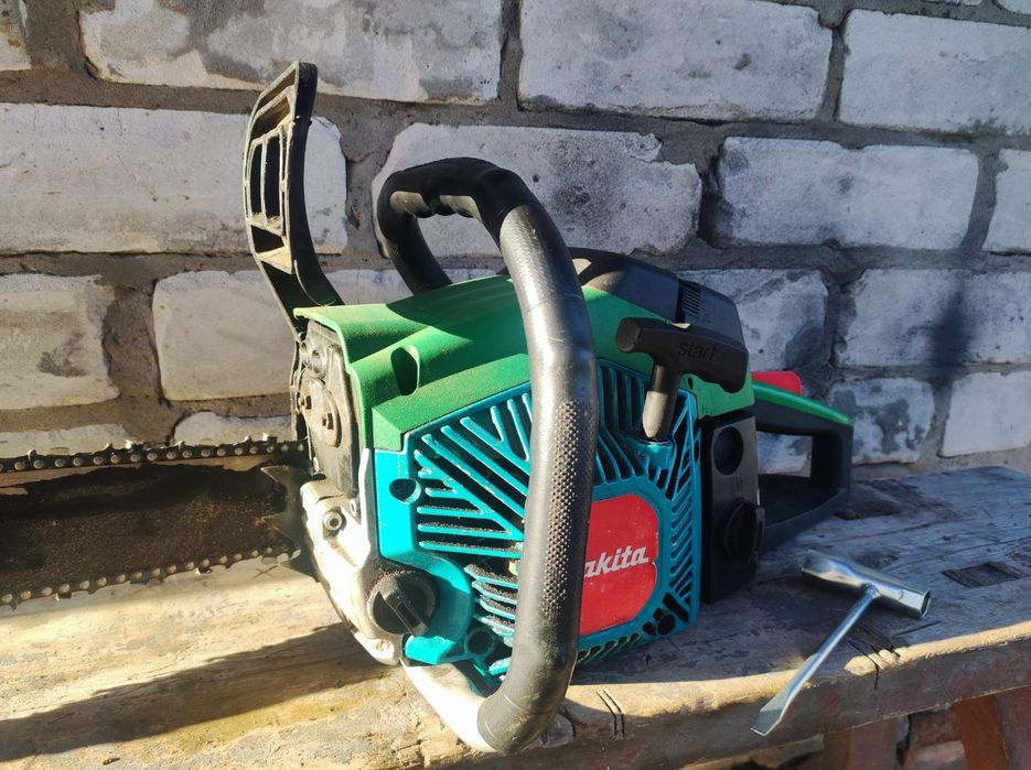 Бензопила продам