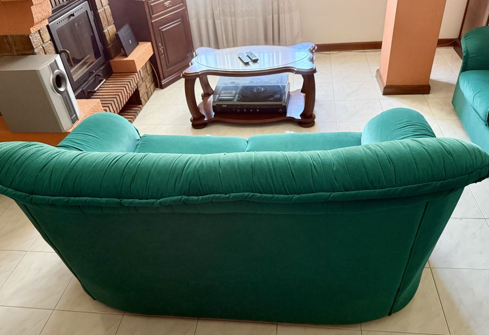 Sofá cama e dois sofás individuais
