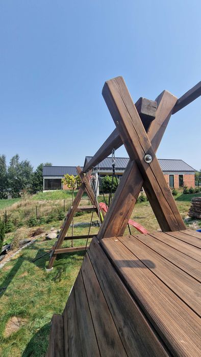 Huśtawka ogrodowa dla dzieci. Plac zabaw