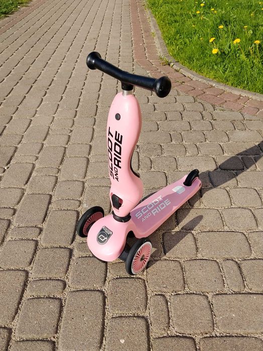 Hulajnoga Scoot and Ride różowa kask