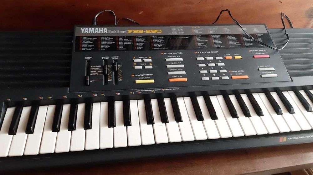 Teclado Musical YAMAHA PortaSound PSS-29O