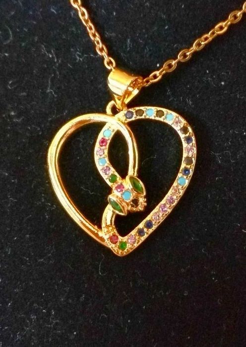 Colar Aço Dourado Coração de Cobra c/ Cristais NOVO