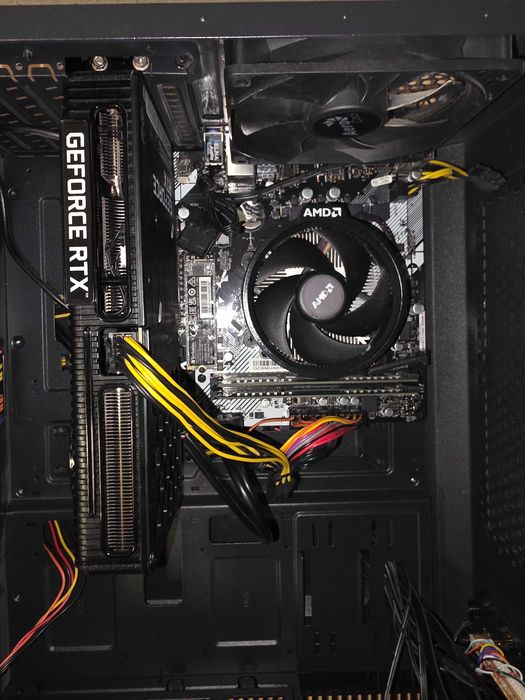 Komputer stacjonarny gamingowy. Ryzen 7 4700G,  rtx 3050 8gb, 32gb DDR 4, 1tb SSD M2, Win 11 Home