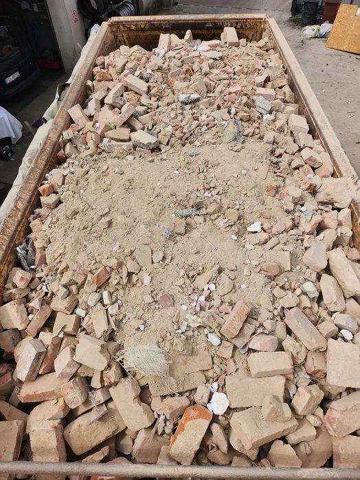 oddam gruz ceglany -czysty