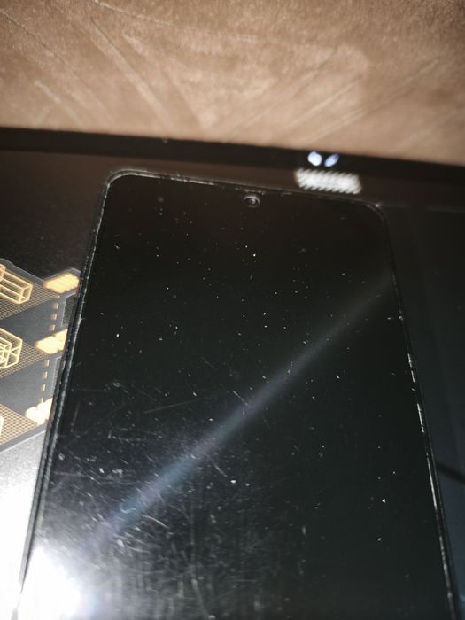 Продам смартфон Xiaomi  Poco x5 pro 5g 8/256