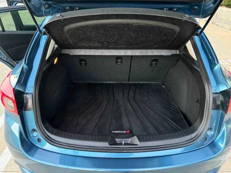 2017 Mazda 3 Sport