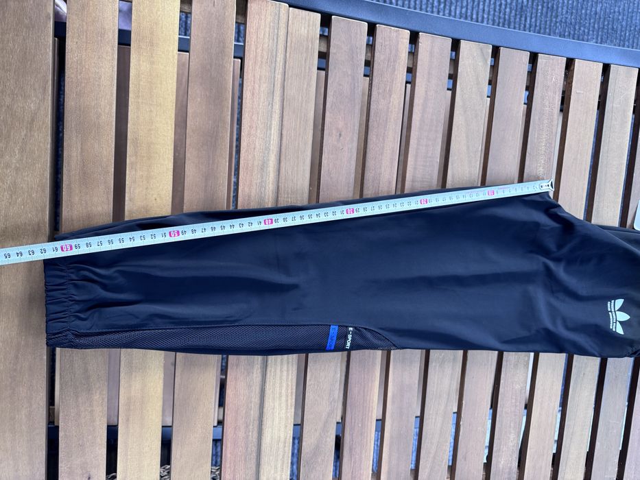 Продам жіночі штани adidas нові розмір s. Нейлон.