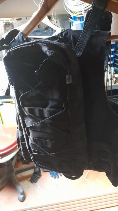 Coletes taticos, 1  verde 2 pretos