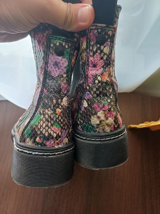 Фірмові жіночі черевики 37 р