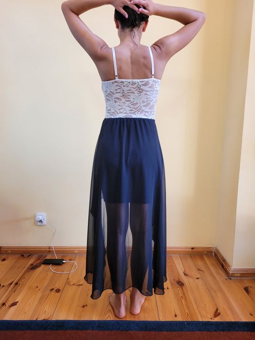 Elegancka, asymetryczna sukienka