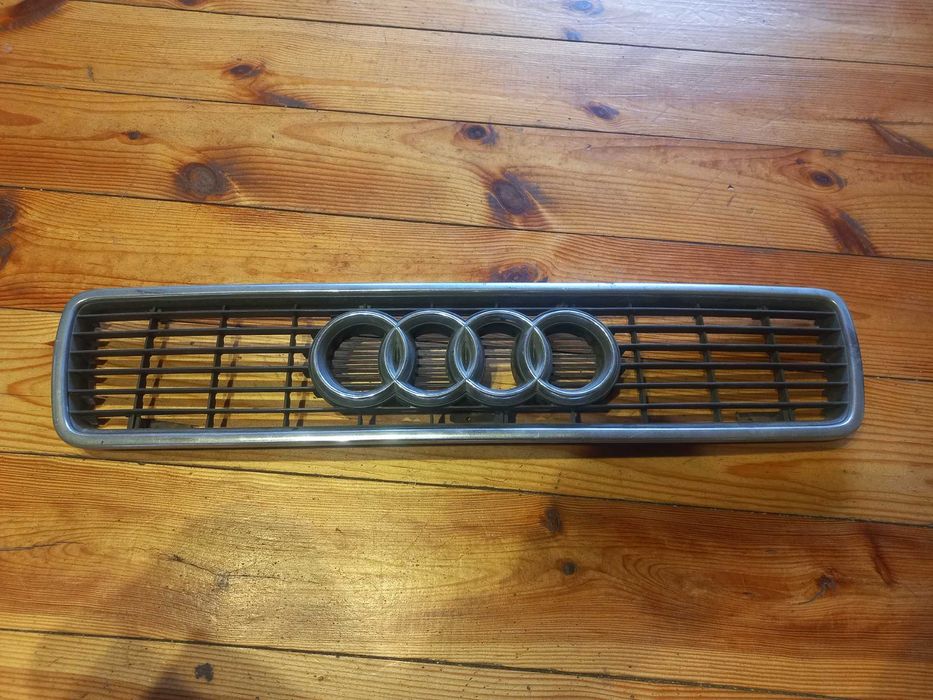 Решітка капота Ауді В4