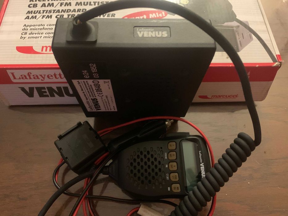 CB radio Lafayette Venus