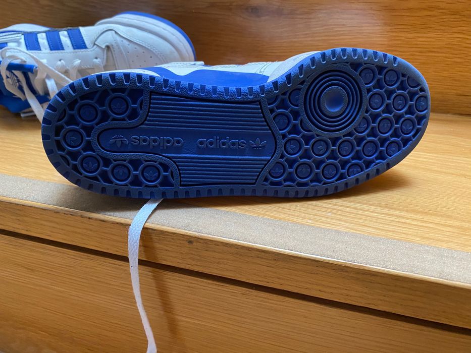 Adidas originals 
Forum Low