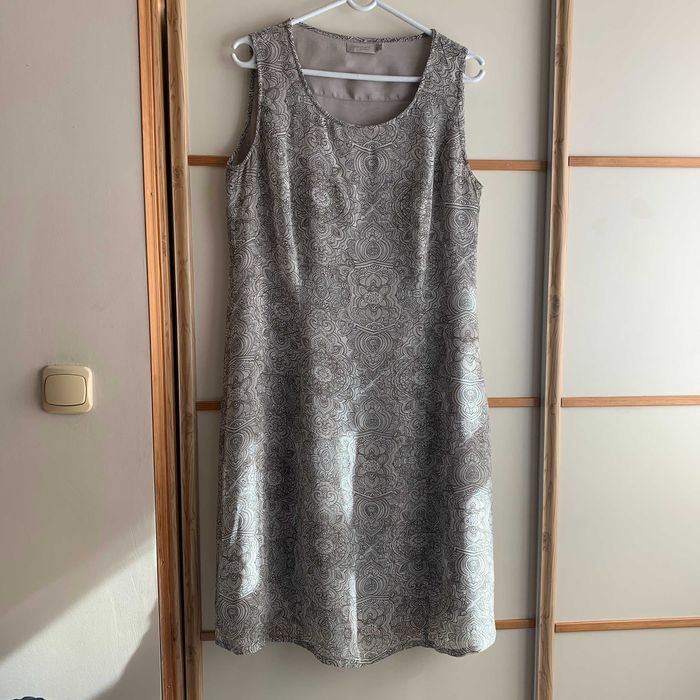 Sukienka bez rękawów  rozm.42