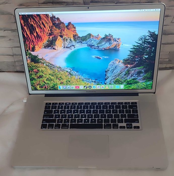 MacBook Pro 17 чотирьохядерний Core i7 Mid 2011