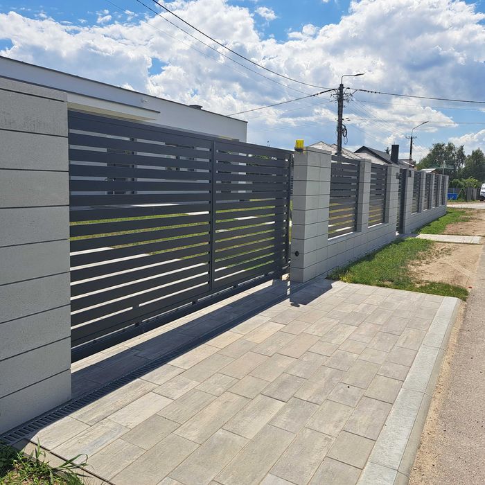 Brama przesuwna palisadowa 4000x1500 w komplecie. Wysoka jakość