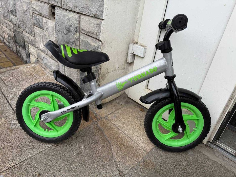 Велобіг біговел на 2-5 років велобег беговел