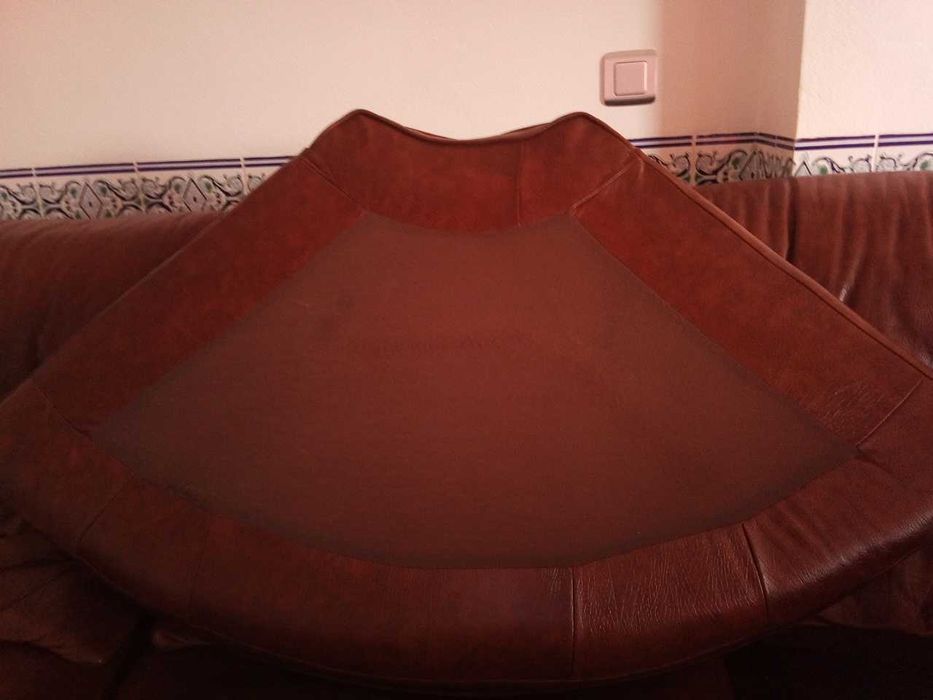 Sofá de canto em couro com chaise longue e de designer moderno!