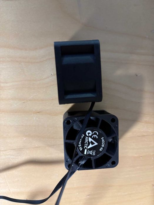 Fans 40x40x28 PWM para servidor