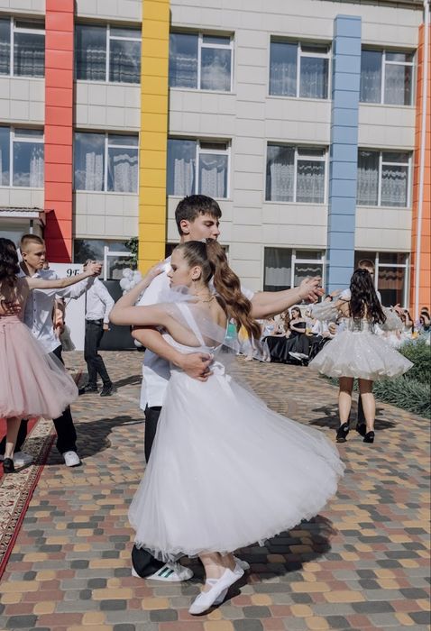 Продам Випускну сукню