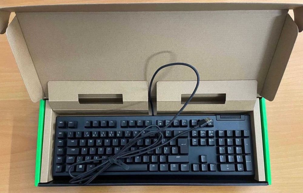 Teclado Gaming RAZER BlackWidow V4 RGB X Yellow Switch