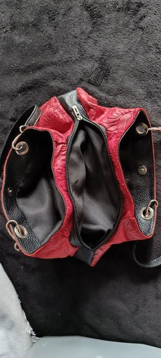 Mala vermelha de senhora