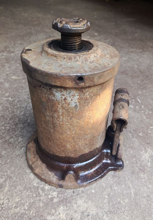 Lewarek podnośnik 10t dwutłokowy