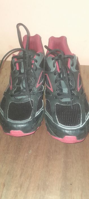 Продам кроси Reebok