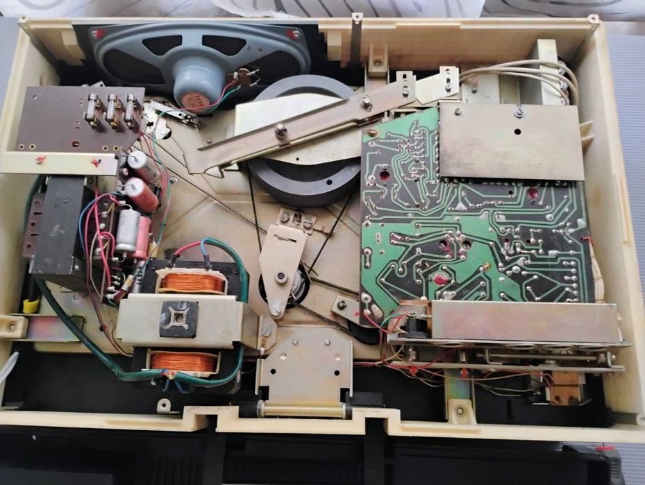 magnetofon szpulowy Tesla B700- sprawny