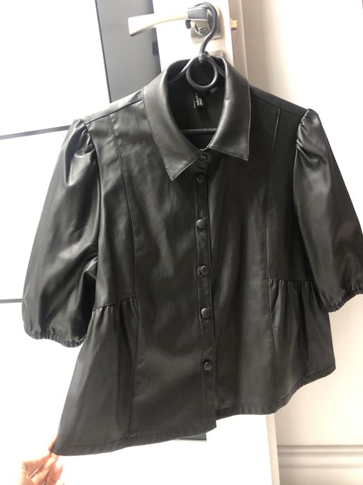 Стильний жакет з екошкіри.