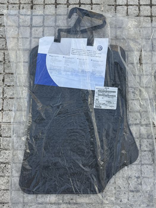 Jogo de tapetes frente e trás do VW UP