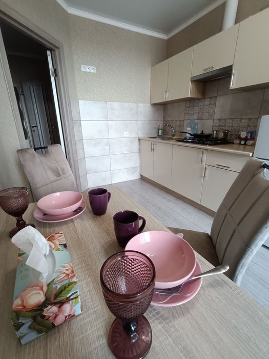 погодинно від 500 грн, подобово 1-кім новобуд по вул Івана Франка, 59, паркінг