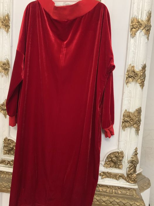 Czerwona aksamitna sukienka Scalla Collection 52/54