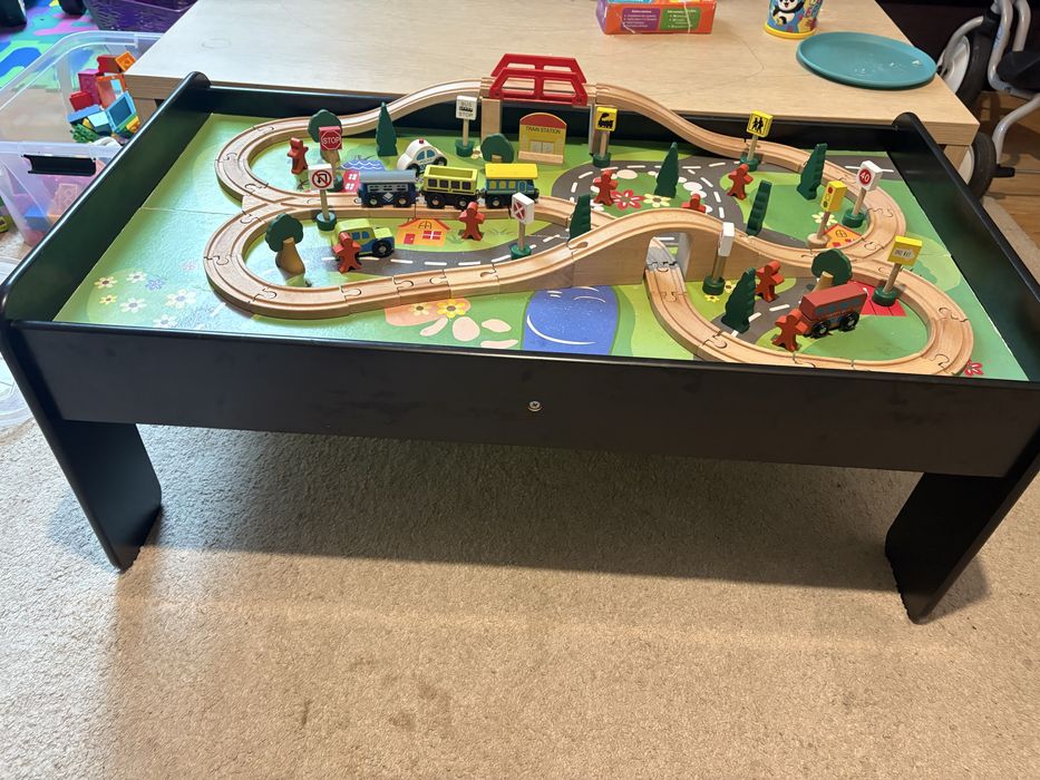 tory drewniane + stolik