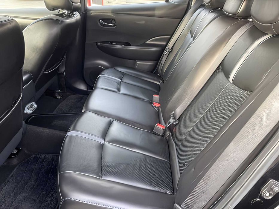 Nissan LEAF      2020