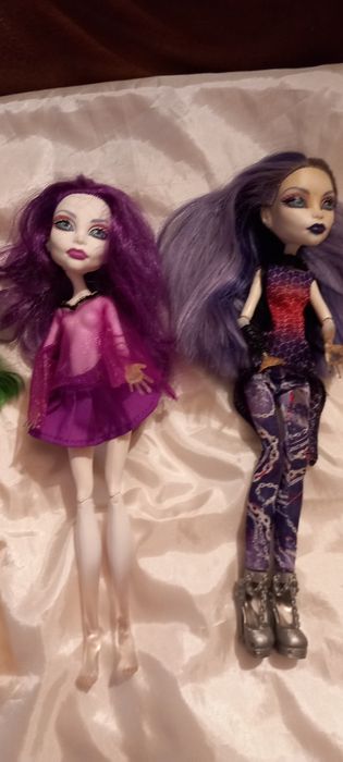 Bonecas  monster high
