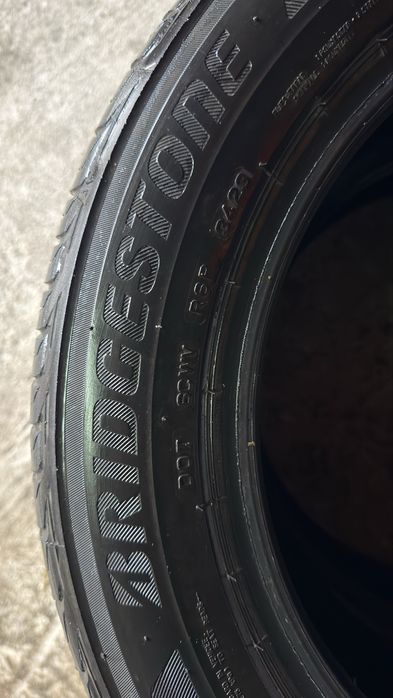 Pneus 195/60r16 Bridgestone Turanza T001 com 80% piso