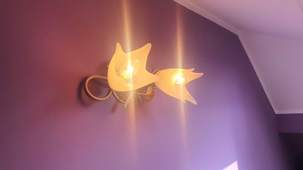 Lampa żyrandol sufitowy kinkiet w stylu kwiatowym