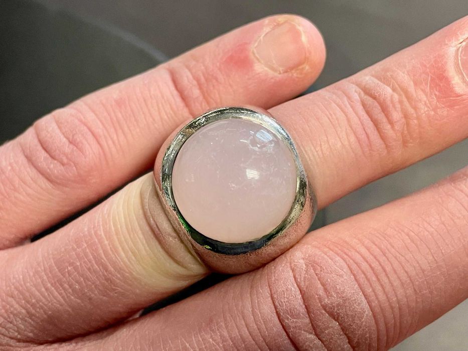 Srebrny pierścionek 925 z różowym oczkiem 40,85 gram R16