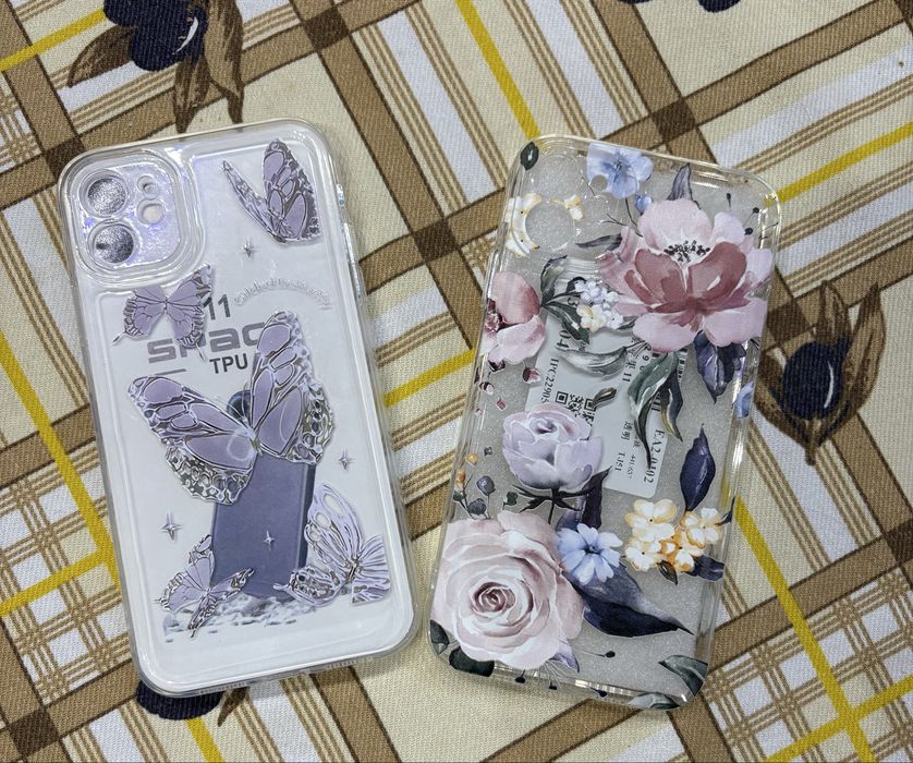 Чехлы на iPhone 11