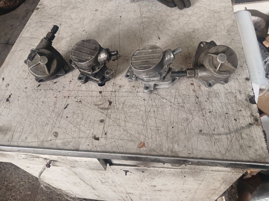 Вакумний насос Гольф Шкода Пассатт