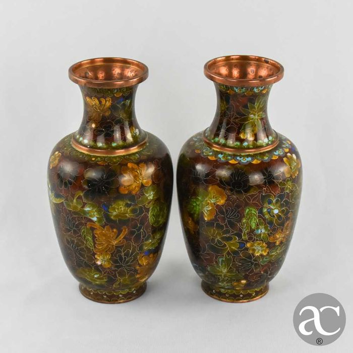 Par de jarras cloisonné ricamente decoradas, China, período República