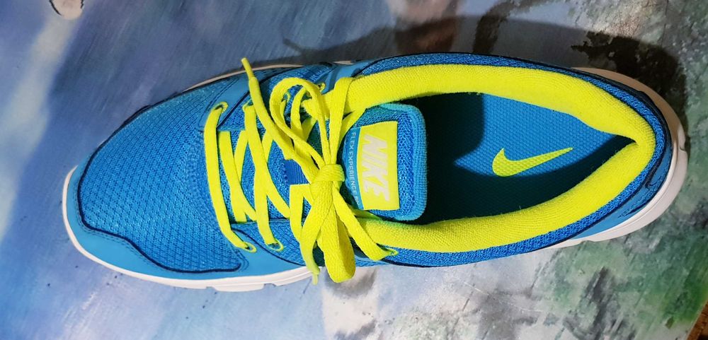 Кроссовки Nike Flex Experience